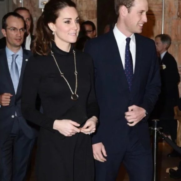 Seraphine maternity dress in size small - Picture 4 of 6